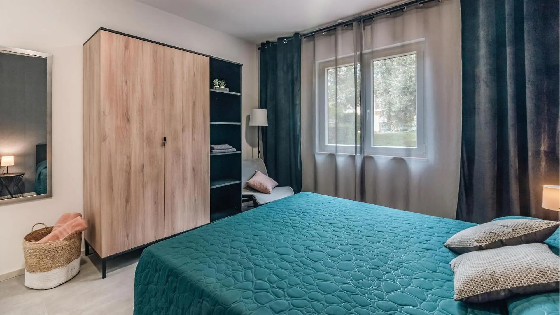 Amazing Apartment In Medulin With Kitchen